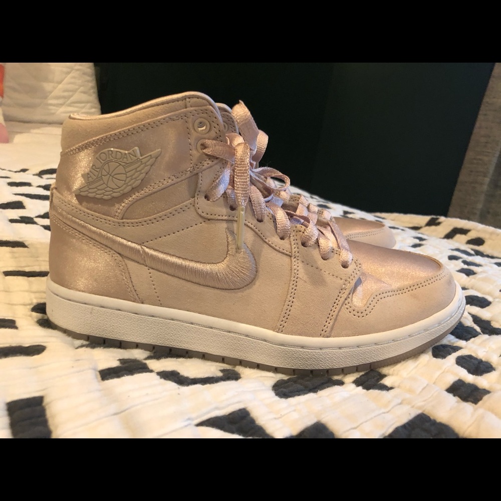 SOLD OUT: Women’s Air Jordan 1 Retro High NEW - Picture 5 of 7